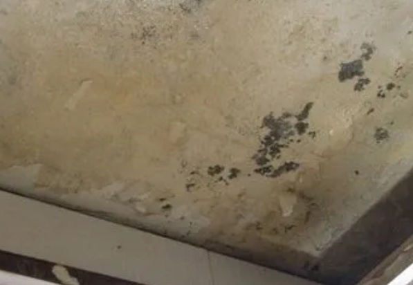 昭通阳台漏水维修公司分享下昭通卫生间渗水维修需要注意哪些问题。